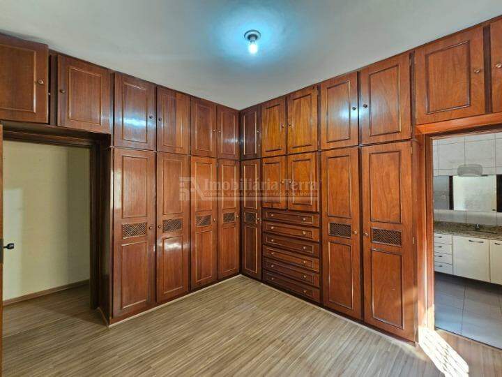 Casa com 4 quartos sendo 1 suíte no Vila Progresso em Dourados/MS — foto 9