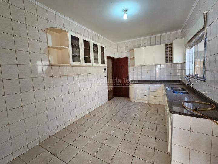 Casa com 4 quartos sendo 1 suíte no Vila Progresso em Dourados/MS — foto 5
