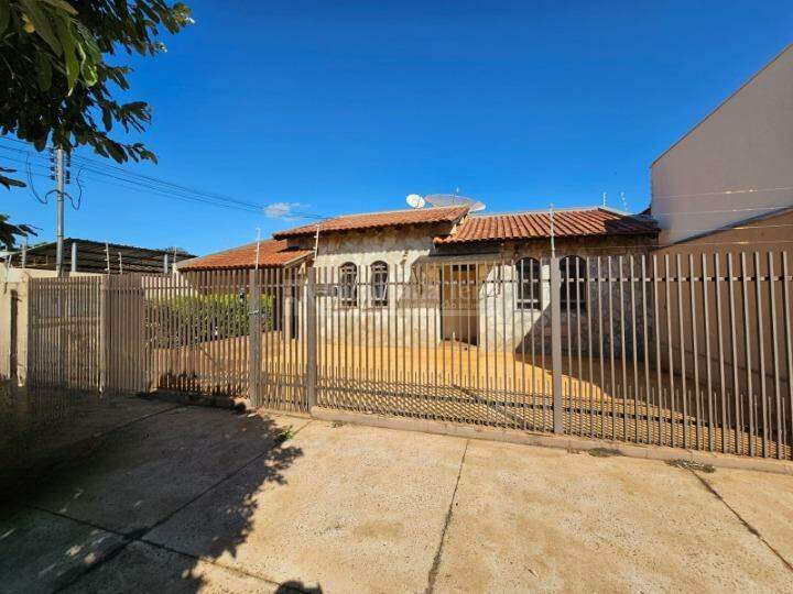 Casa com 4 quartos no Vila Progresso em Dourados/MS