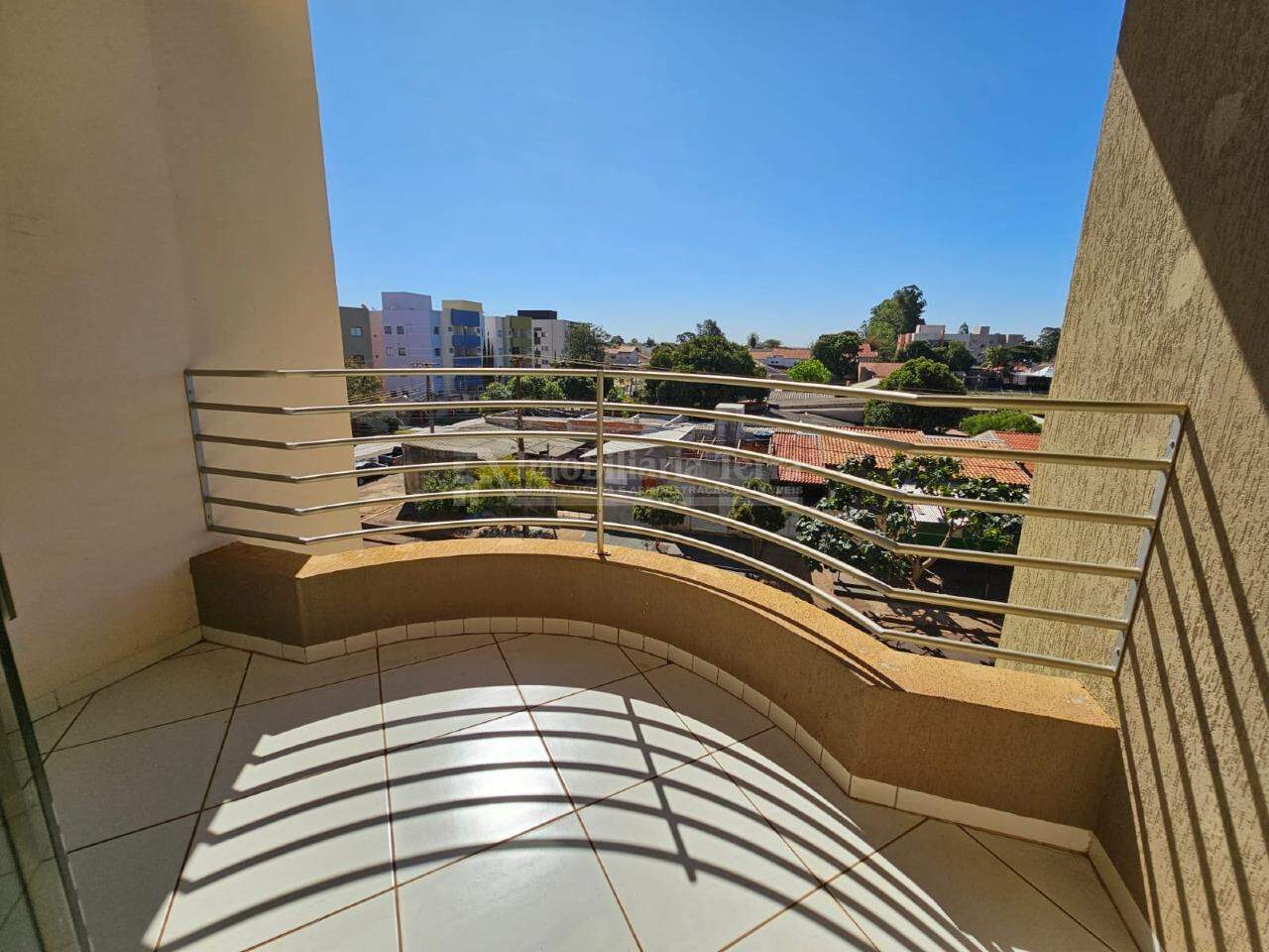 Apartamento com 3 quartos sendo 1 suíte no Jardim Tropical em Dourados/MS — foto 4