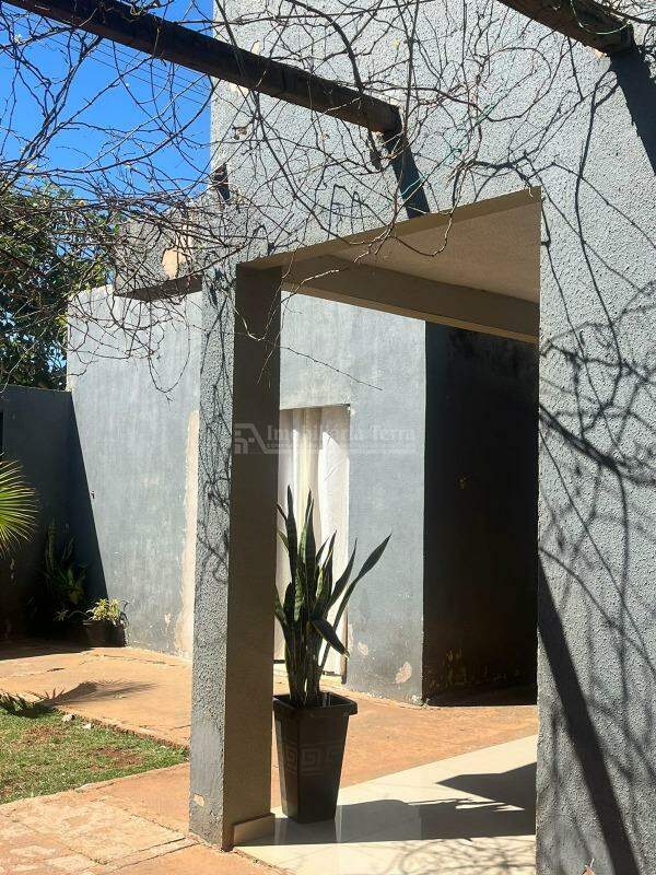 Casa com 4 quartos sendo 1 suíte no Bairro da Moóca em Ponta Porã/MS — foto 4