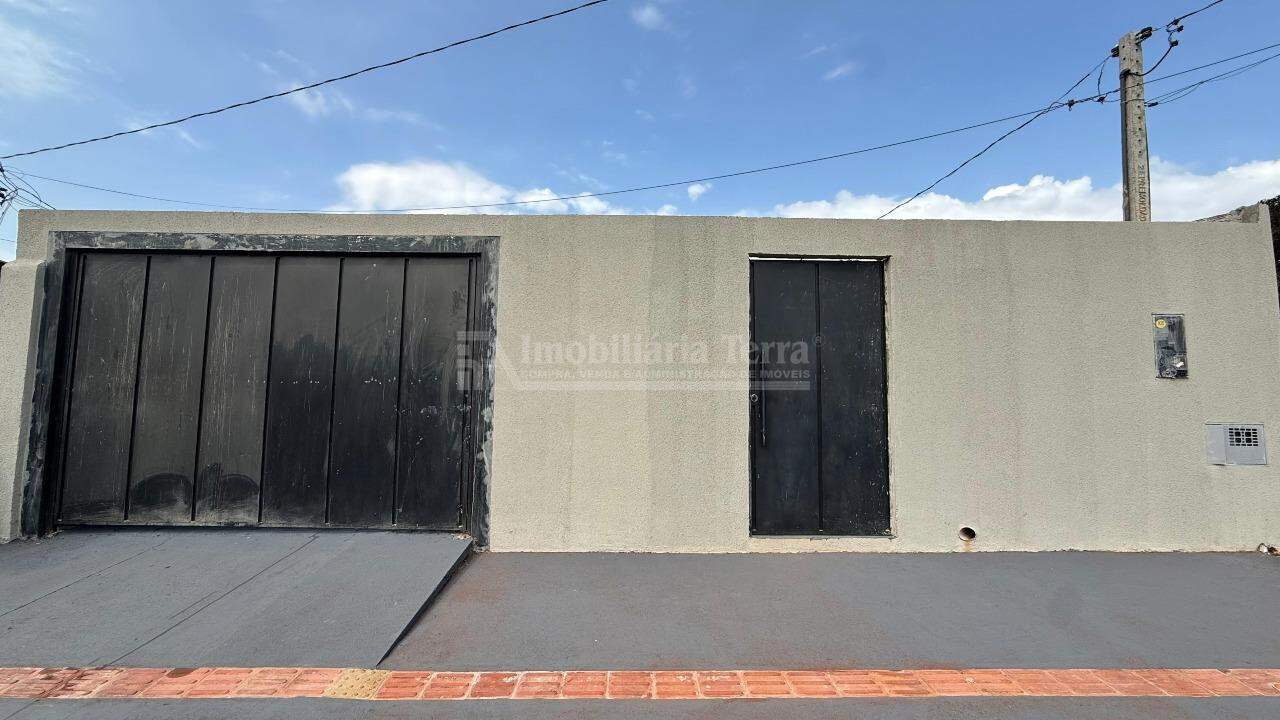 Casa com 3 quartos no Parque Residencial Pelicano em Dourados/MS — foto 1
