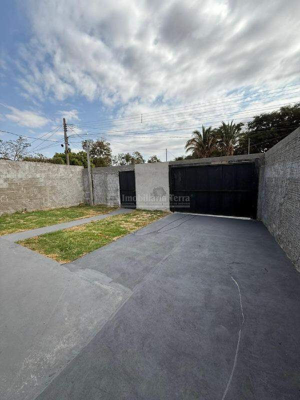 Casa com 3 quartos no Parque Residencial Pelicano em Dourados/MS — foto 2