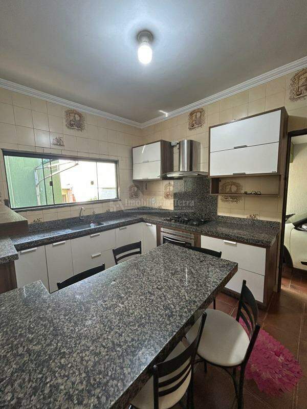 Casa com 7 quartos sendo 1 suíte no Vila Aurora em Dourados/MS — foto 4
