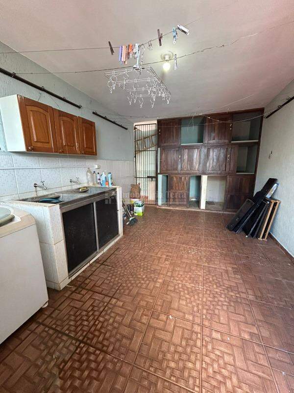 Casa com 7 quartos sendo 1 suíte no Vila Aurora em Dourados/MS — foto 20