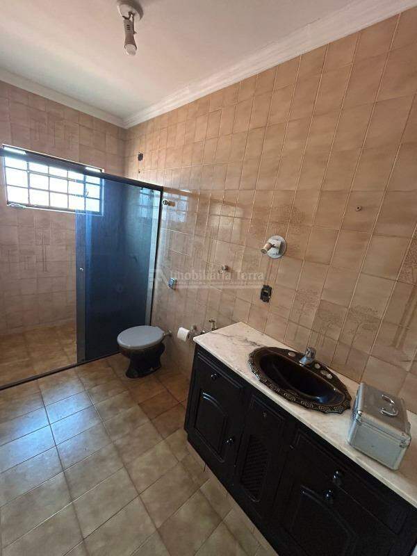 Casa com 7 quartos sendo 1 suíte no Vila Aurora em Dourados/MS — foto 17