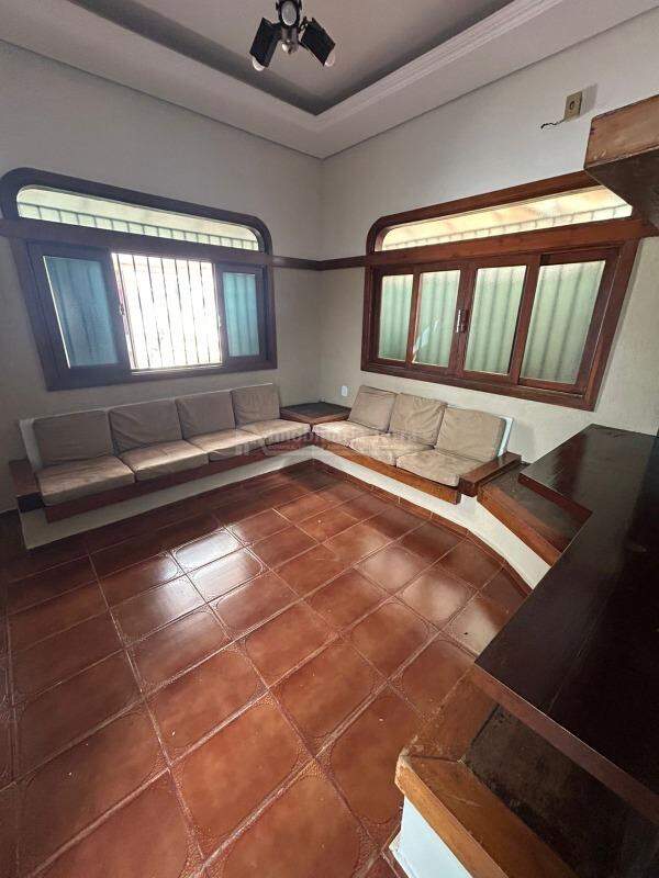 Casa com 7 quartos sendo 1 suíte no Vila Aurora em Dourados/MS — foto 9
