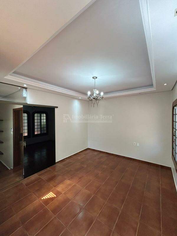 Casa com 7 quartos sendo 1 suíte no Vila Aurora em Dourados/MS — foto 8