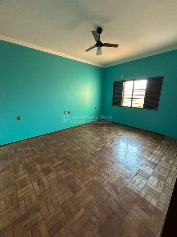 Casa com 7 quartos sendo 1 suíte no Vila Aurora em Dourados/MS — foto 13