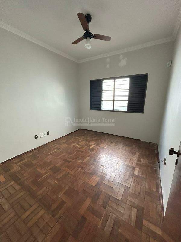Casa com 7 quartos sendo 1 suíte no Vila Aurora em Dourados/MS — foto 12