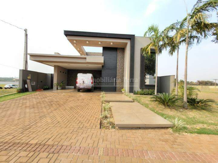 Casa com 3 quartos no Condomínio Golden Park Residence em Dourados/MS
