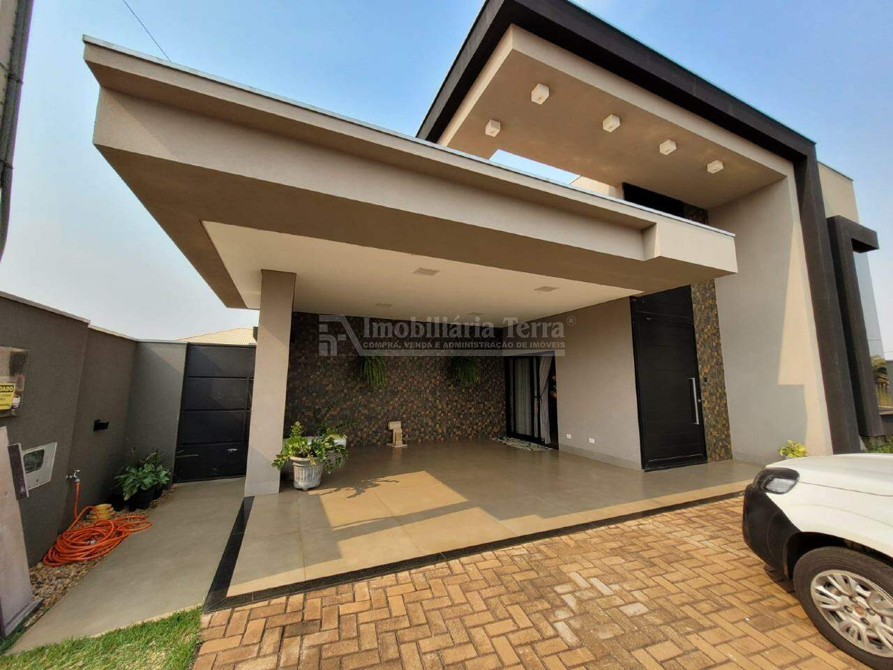 Casa com 3 quartos sendo 1 suíte no Condomínio Golden Park Residence em Dourados/MS — foto 2