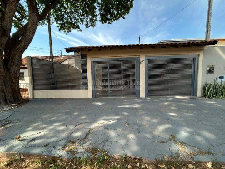Casa com 3 quartos no Bnh I Plano em Dourados/MS