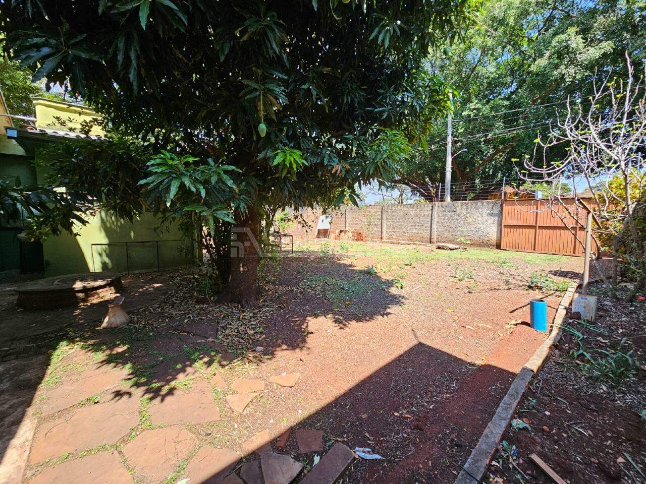 Terreno/Lote com 4 quartos sendo 1 suíte no Centro em Dourados/MS — foto 4