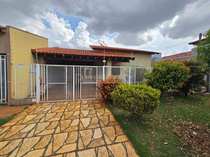 Casa com 2 quartos no Parque do Lago I em Dourados/MS